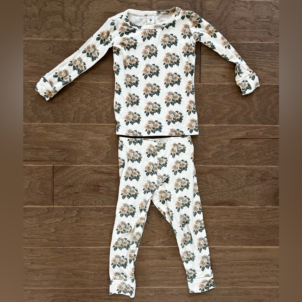 Kate Quinn pajamas